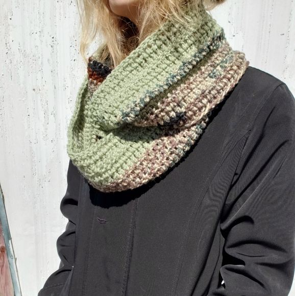Hand-Crocheted Autumn Green Infinity Scarf – Homespun Utopia - Picture 6 of 6